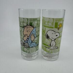 Peanuts Glasses 2011 Peanuts Worldwide Snoopy & Linus Drinking Glass Set of 2